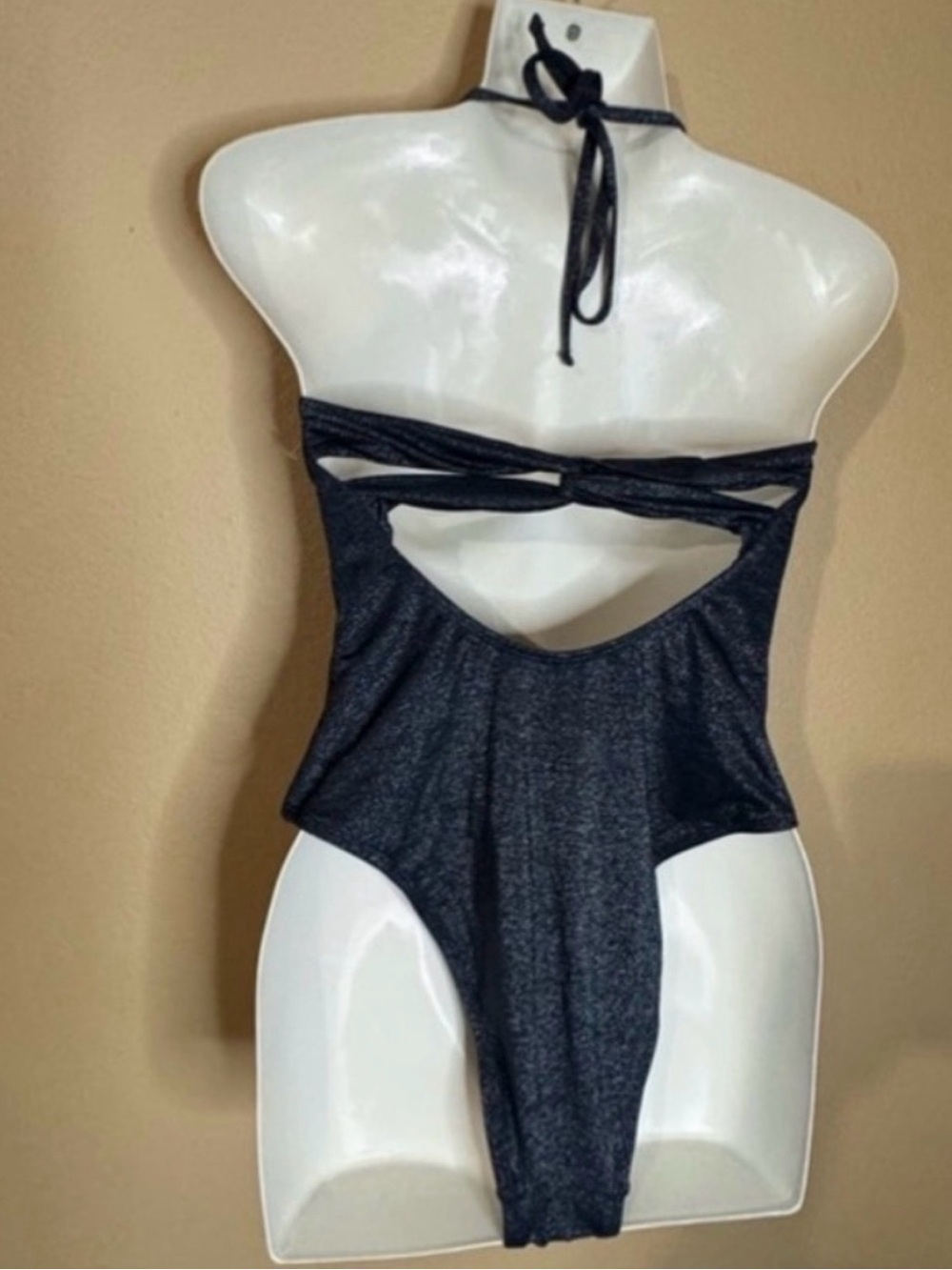 CUPSHE S Black Shimmery Halter V-Neck swimsuit
